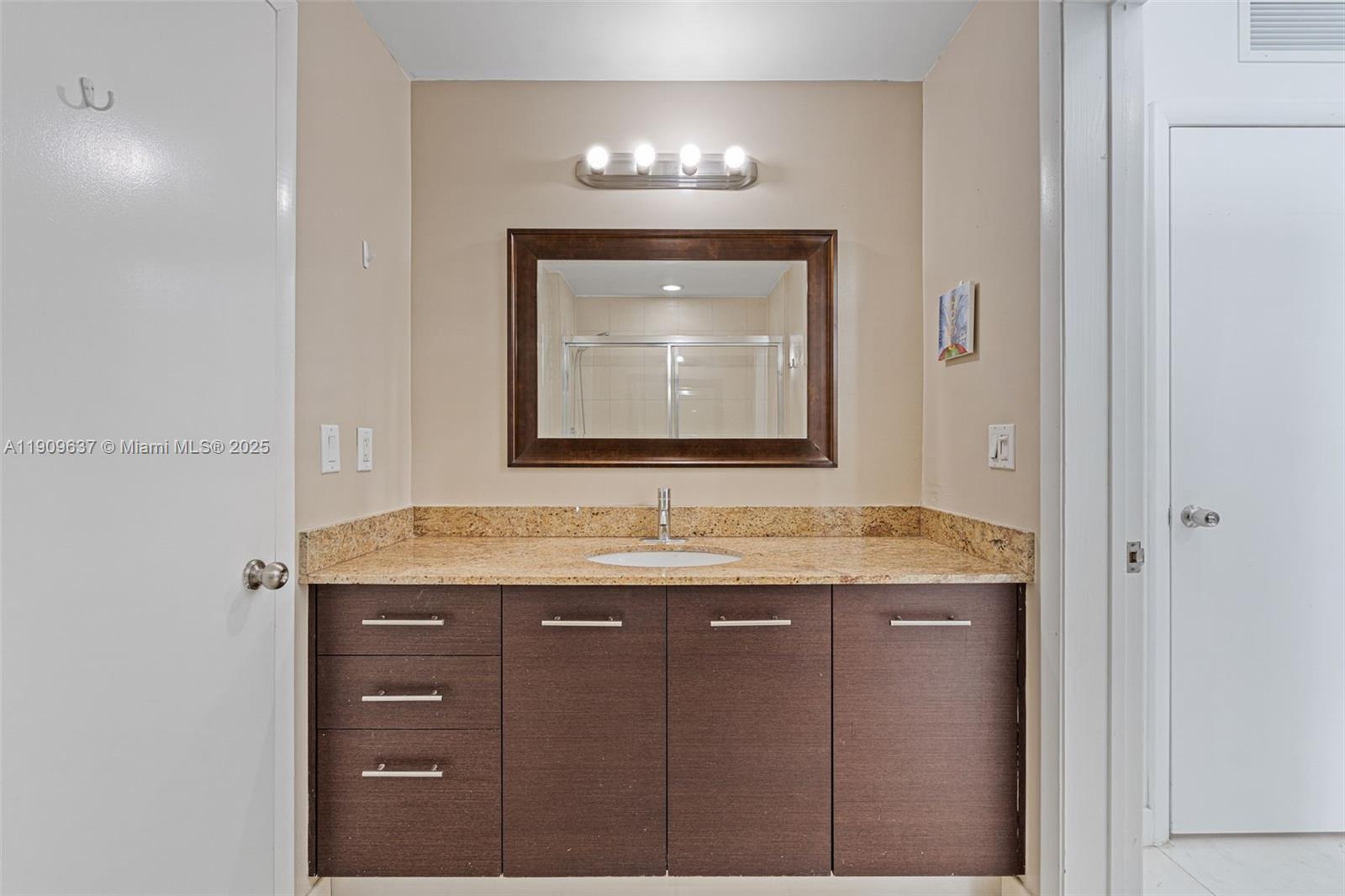 image Uptown Marina Lofts22