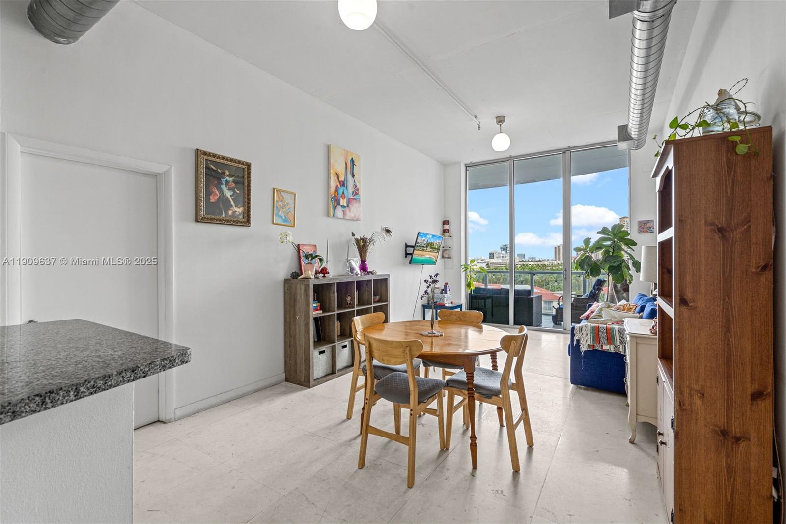 image Uptown Marina Lofts3