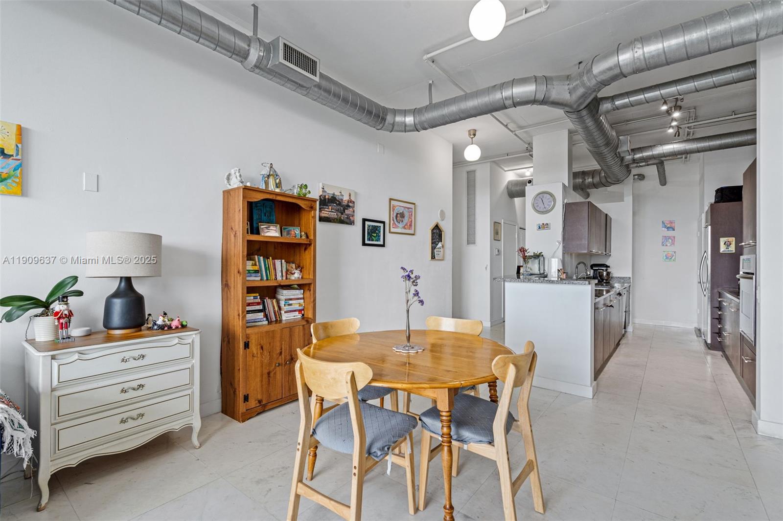 image Uptown Marina Lofts8