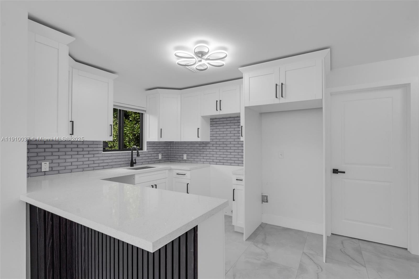 1411 NW 40th St Miami, FL 33142