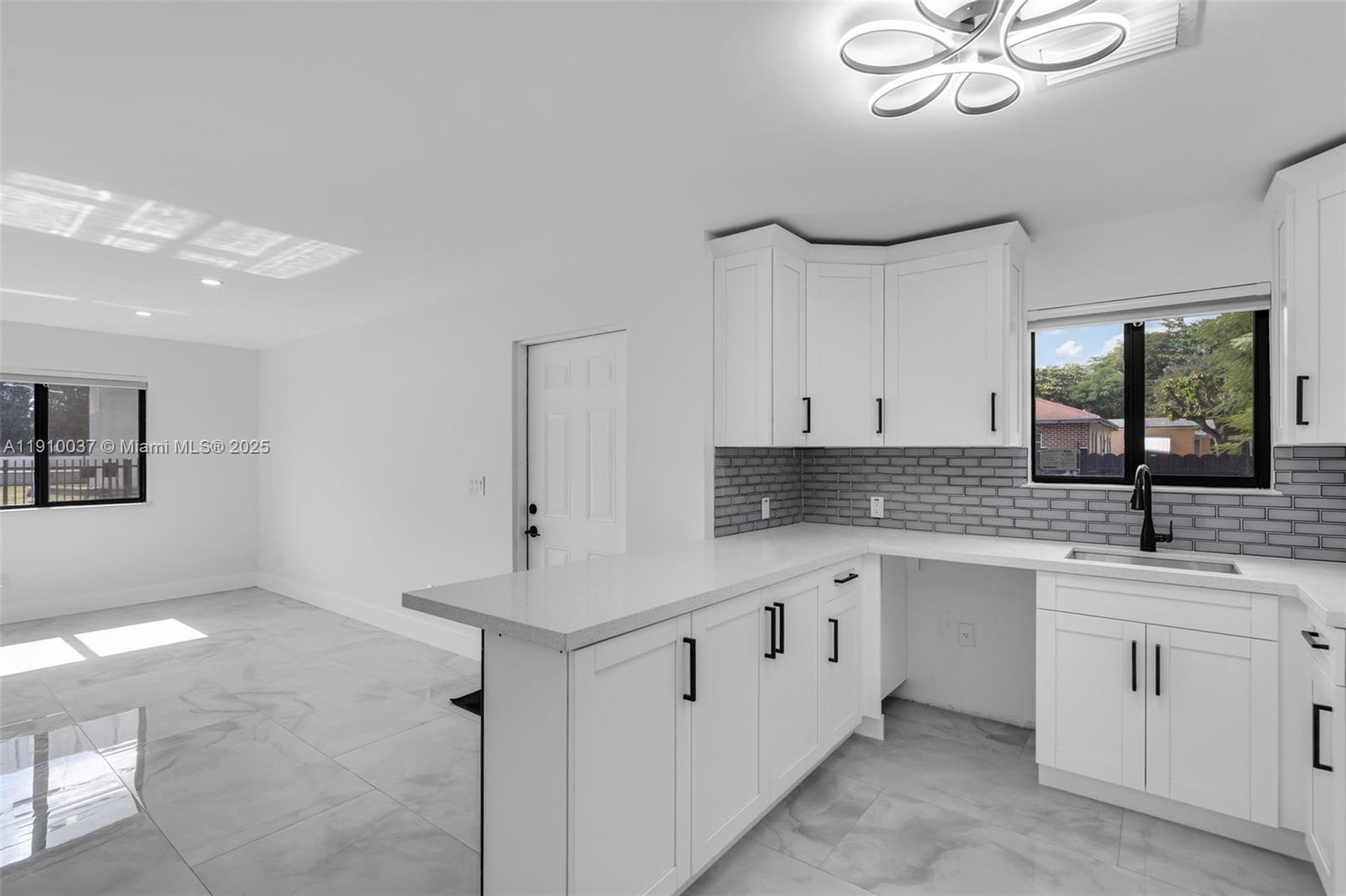 1411 NW 40th St Miami, FL 33142