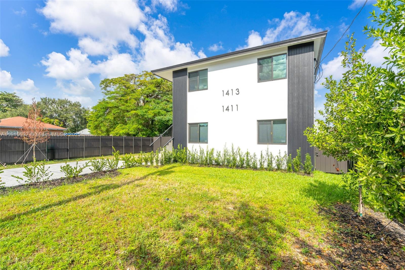 1411 NW 40th St Miami, FL 33142