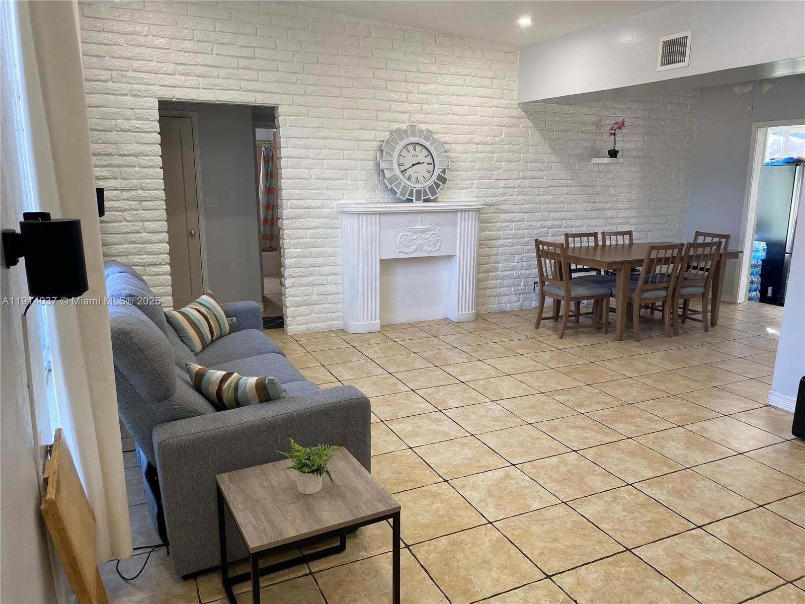 540 NW 111th St Miami, FL 33168