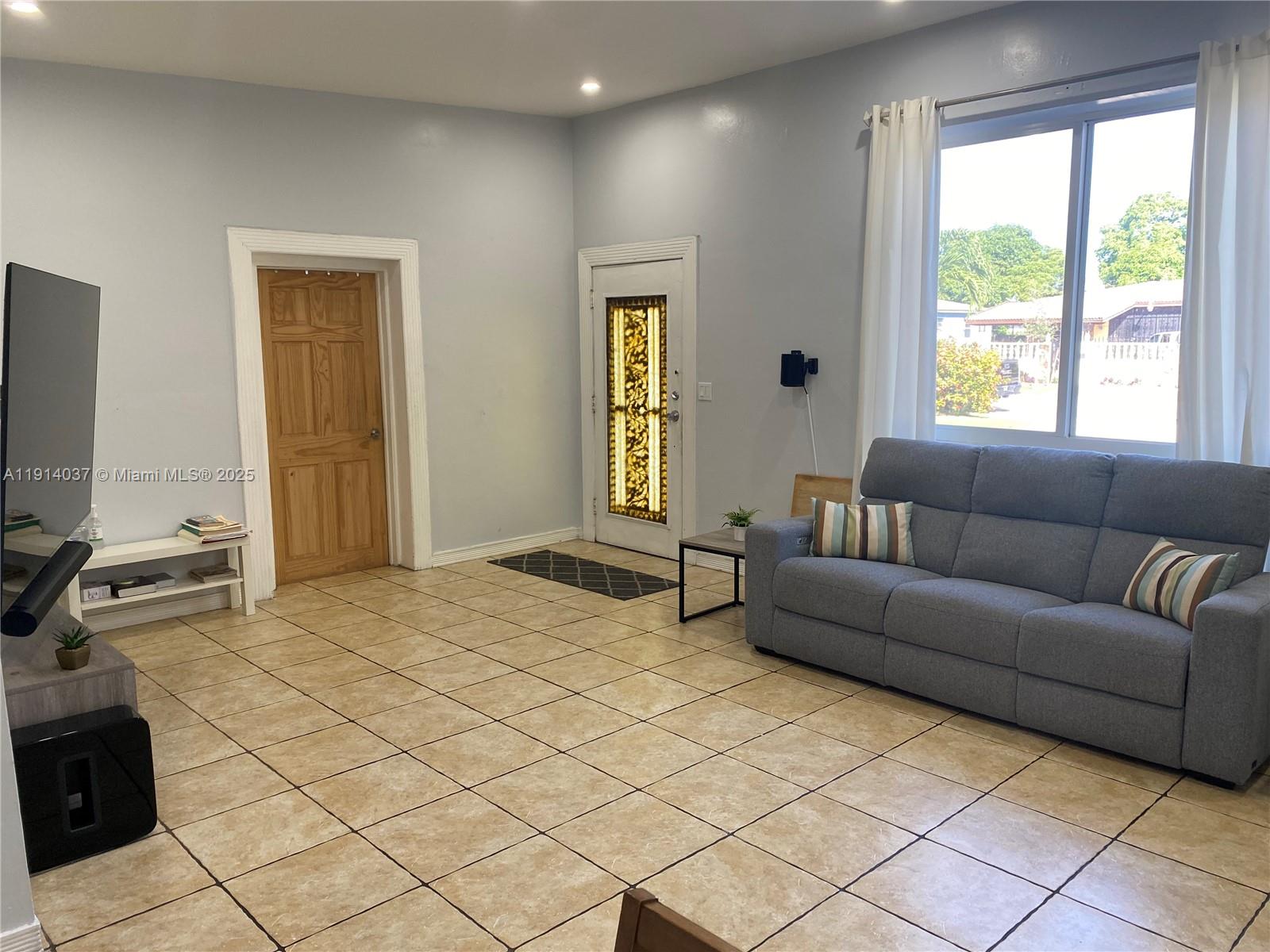 540 NW 111th St Miami, FL 33168