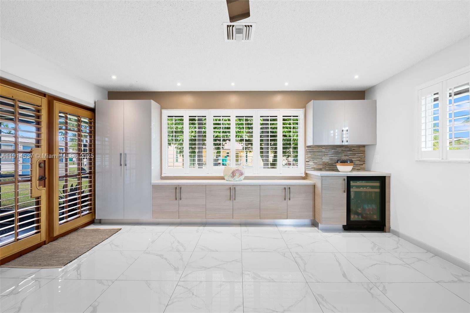 11241 NW 27th Ct Plantation, FL 33323