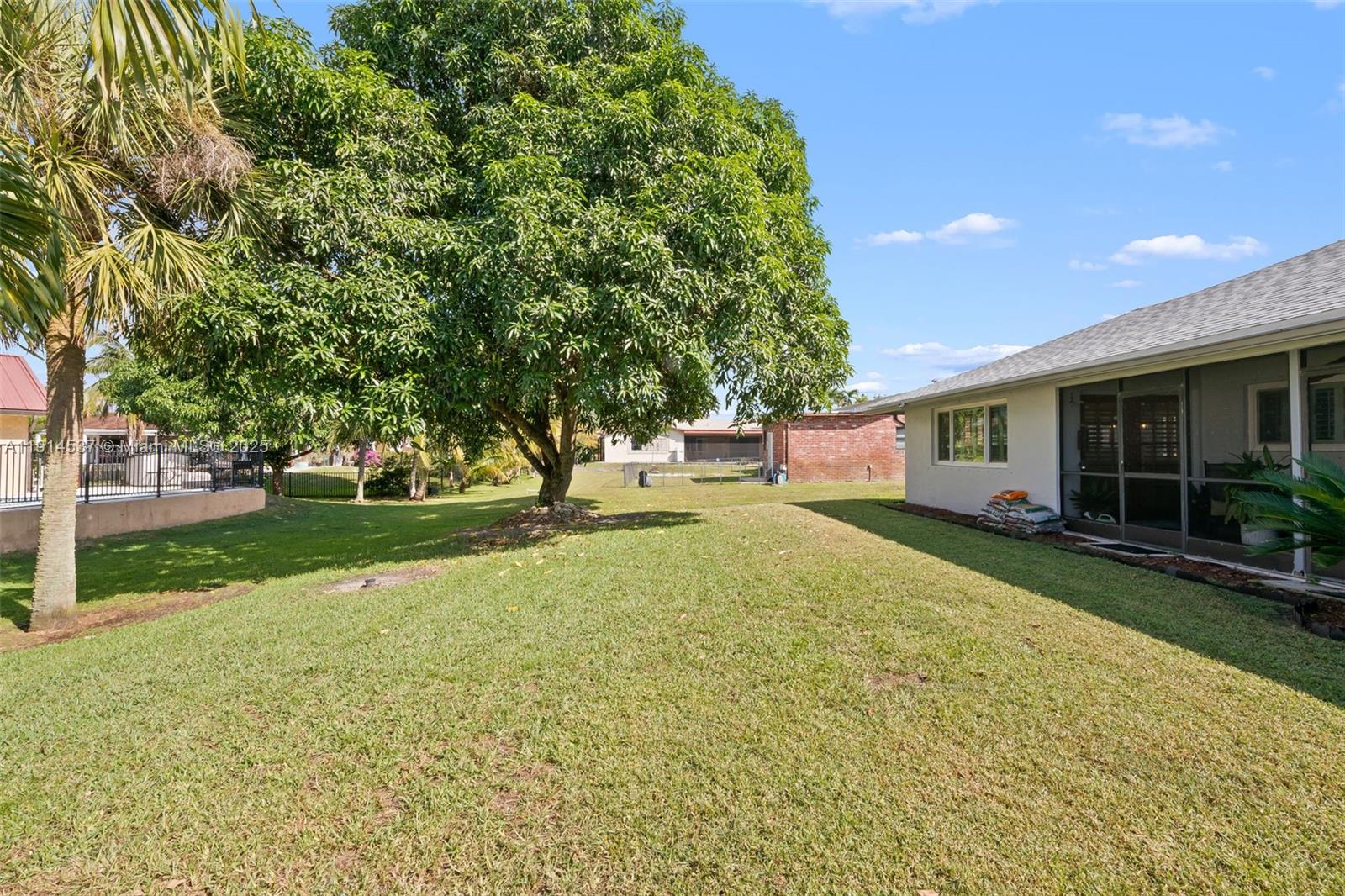 11241 NW 27th Ct Plantation, FL 33323