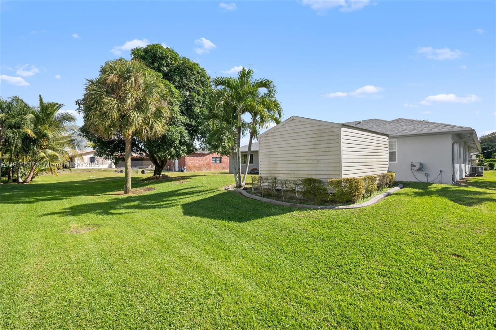 11241 NW 27th Ct Plantation, FL 33323