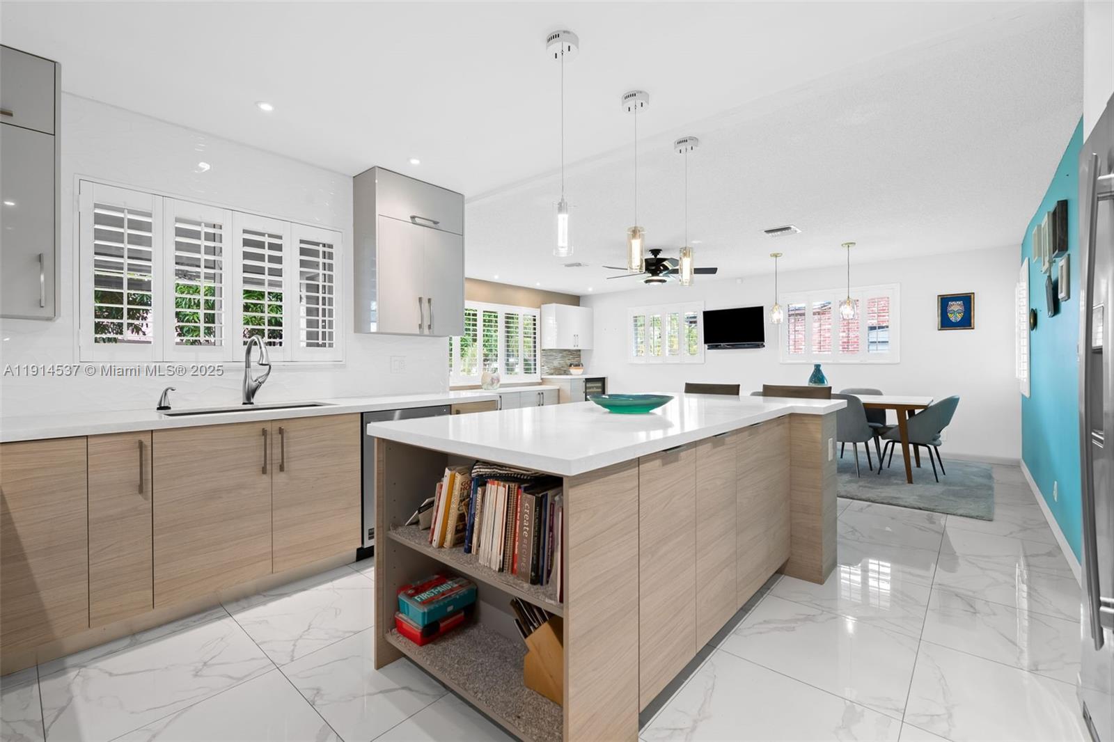 11241 NW 27th Ct Plantation, FL 33323