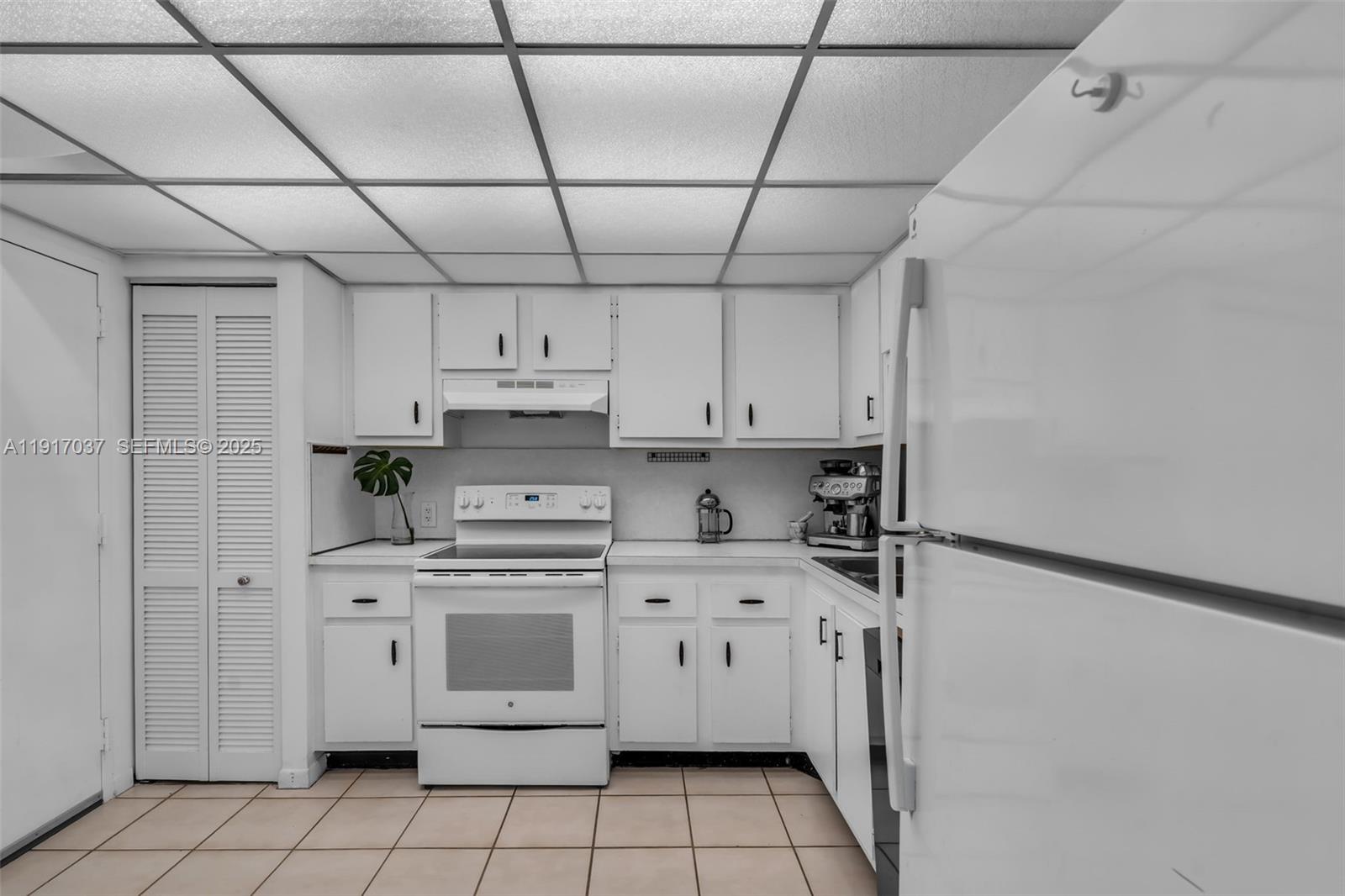 575 Crandon Blvd #504 Key Biscayne, FL 33149