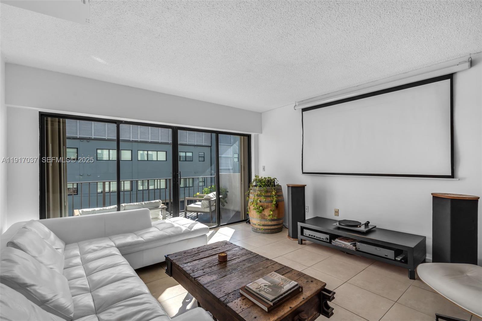 575 Crandon Blvd #504 Key Biscayne, FL 33149