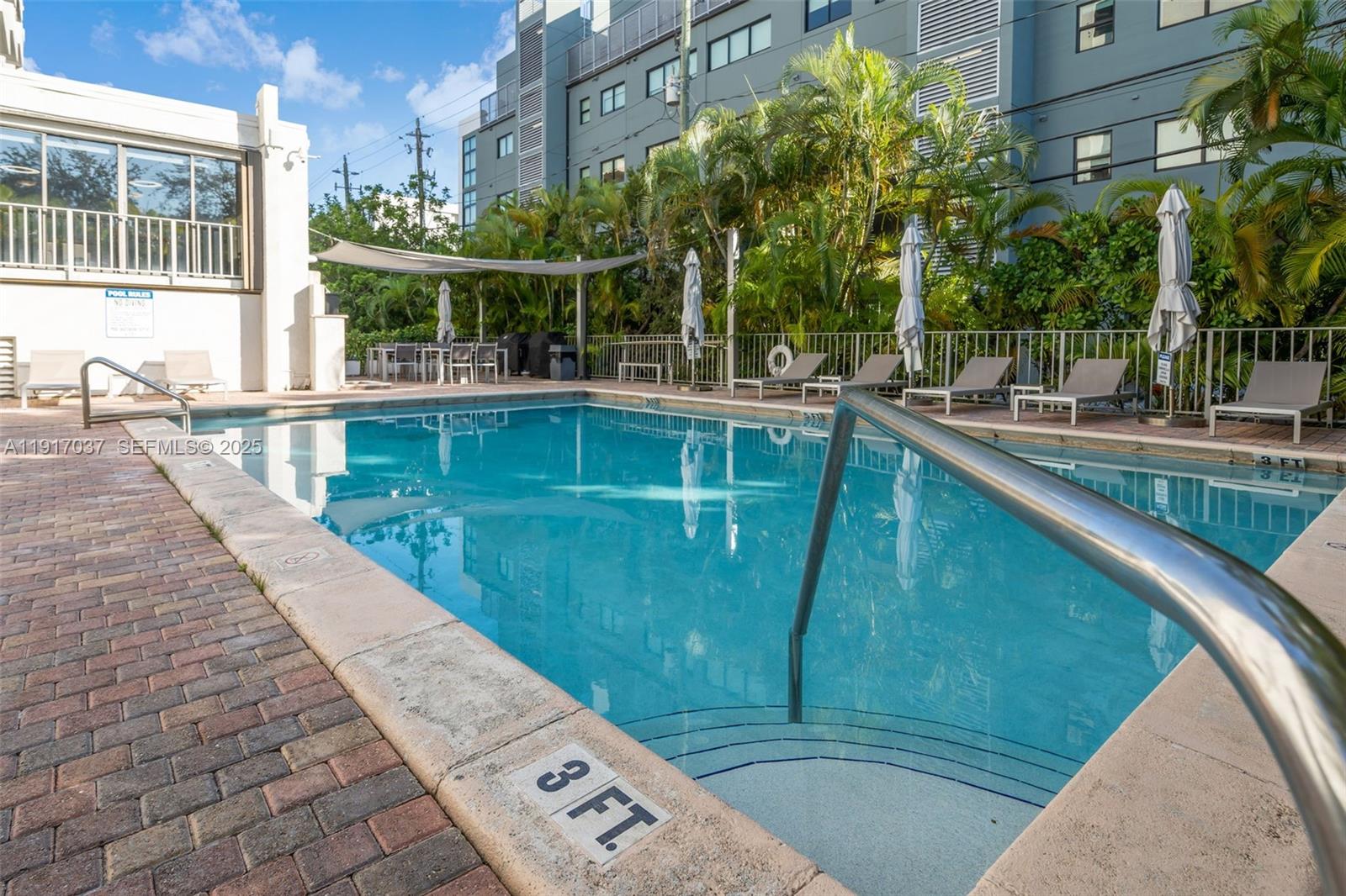 575 Crandon Blvd #504 Key Biscayne, FL 33149