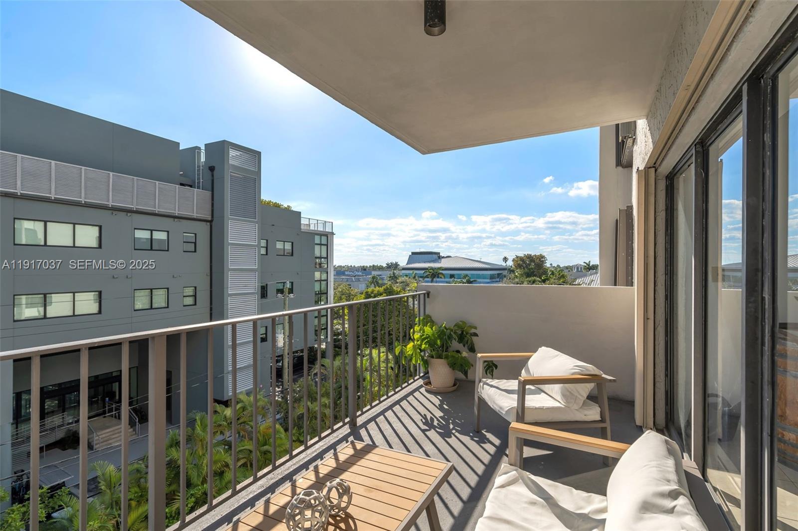 575 Crandon Blvd #504 Key Biscayne, FL 33149