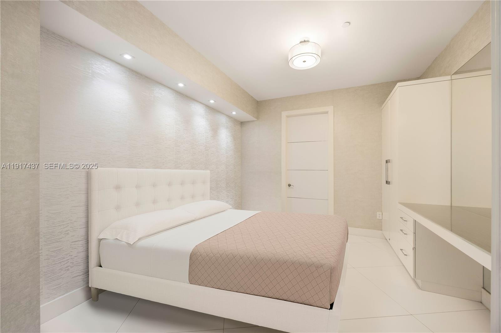 15811 Collins Ave #4107 Sunny Isles Beach, FL 33160