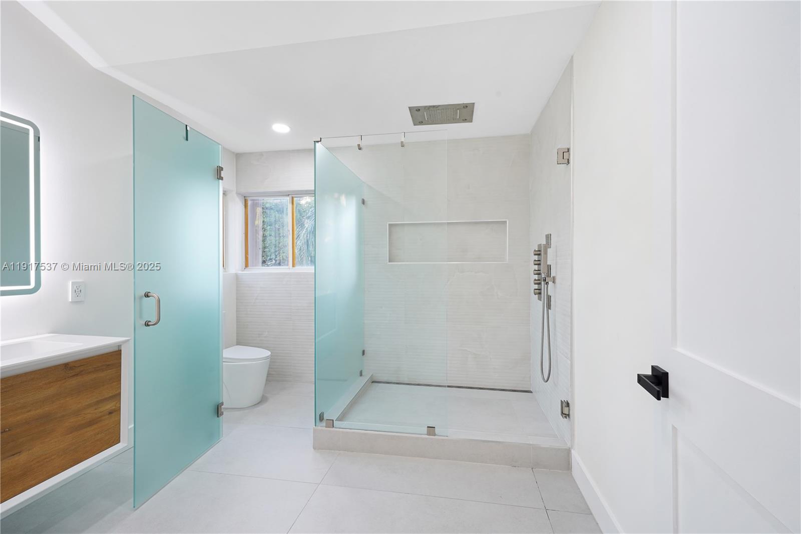 15658 SW 16th St Pembroke Pines, FL 33027