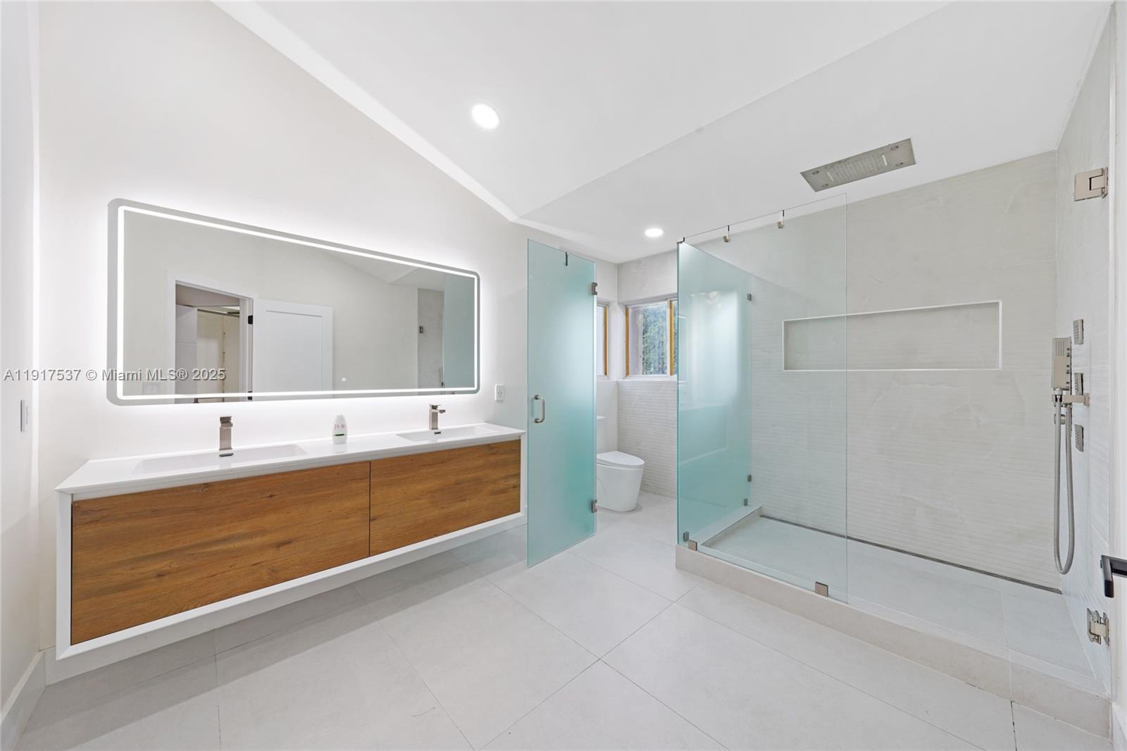 15658 SW 16th St Pembroke Pines, FL 33027