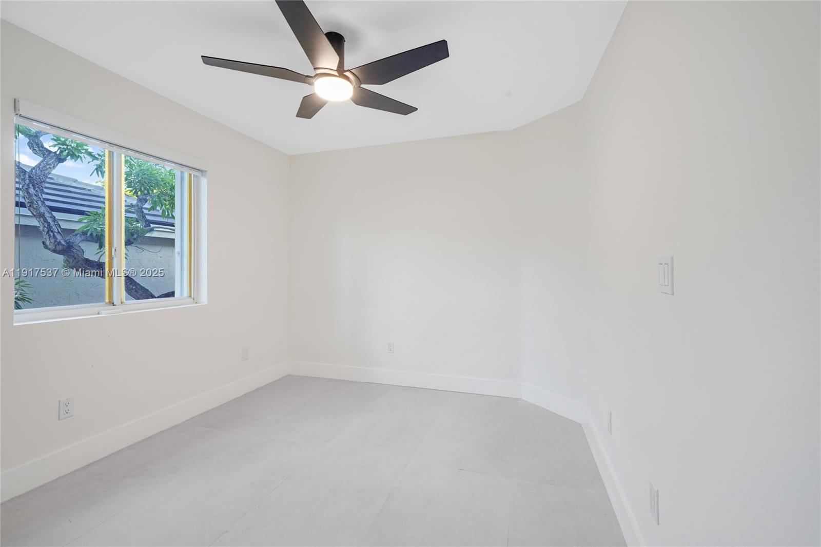 15658 SW 16th St Pembroke Pines, FL 33027