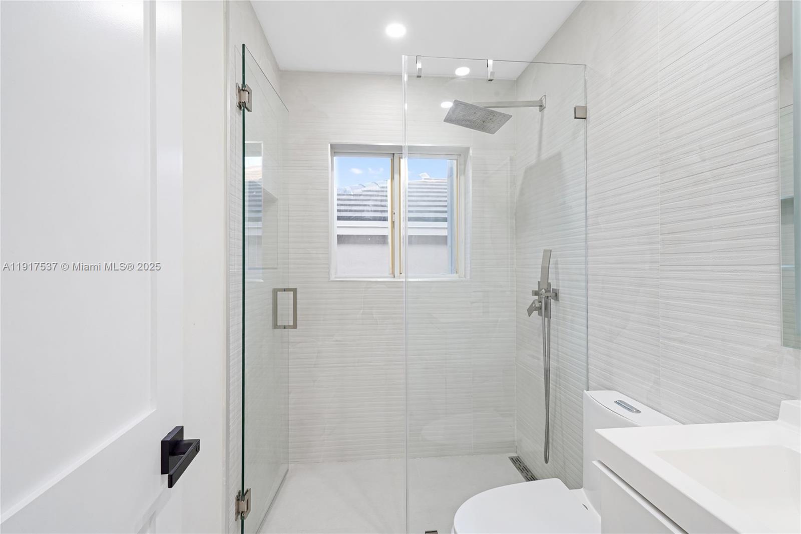 15658 SW 16th St Pembroke Pines, FL 33027