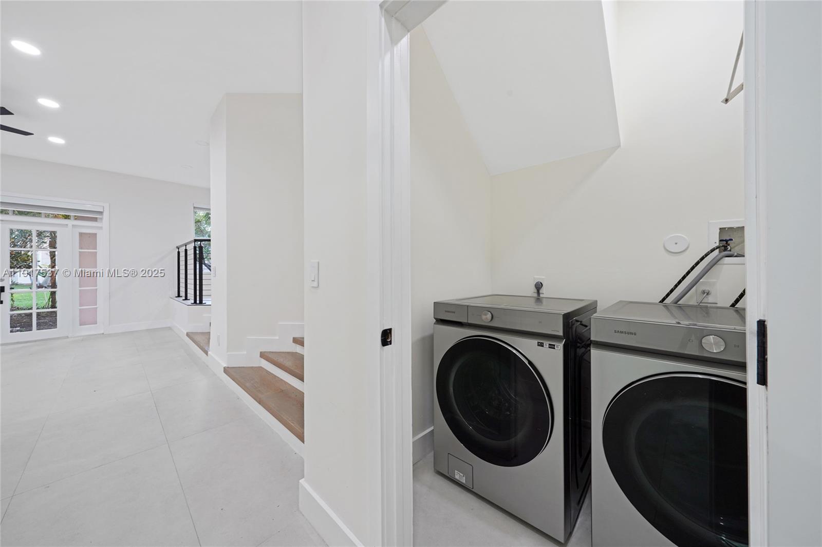 15658 SW 16th St Pembroke Pines, FL 33027