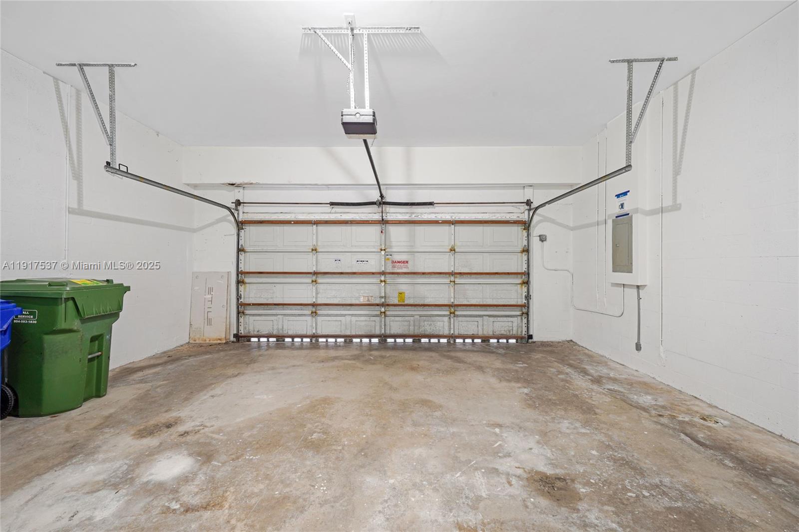 15658 SW 16th St Pembroke Pines, FL 33027