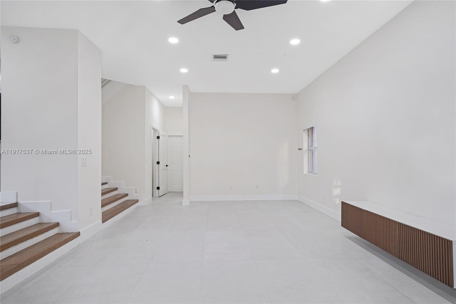 15658 SW 16th St Pembroke Pines, FL 33027