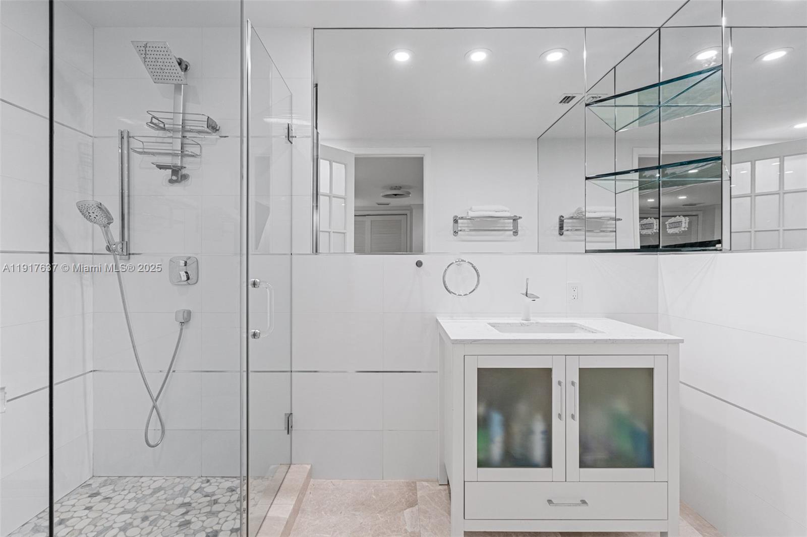 6124 Paradise Pt Dr #6124 Palmetto Bay, FL 33157