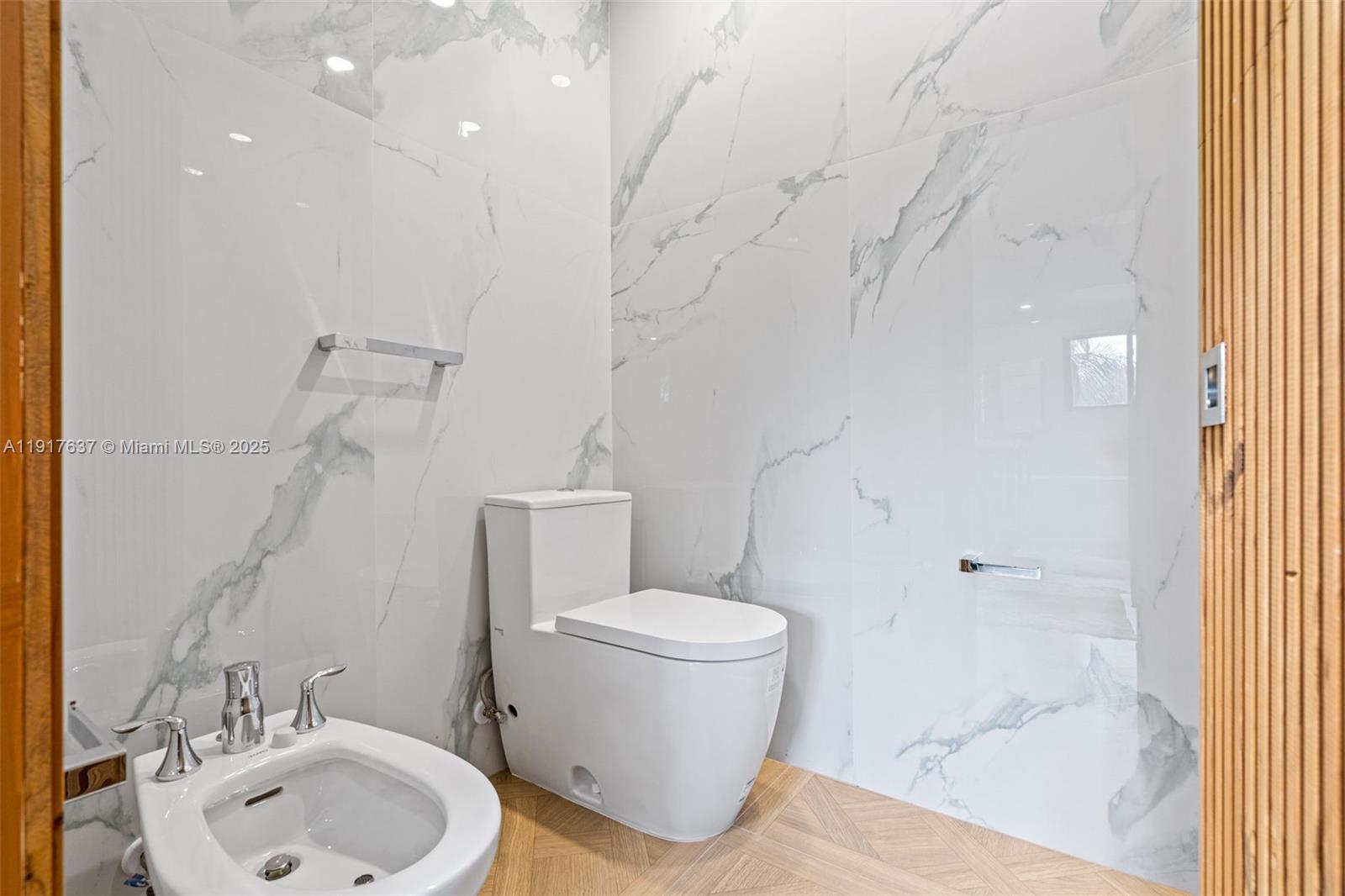 6124 Paradise Pt Dr #6124 Palmetto Bay, FL 33157