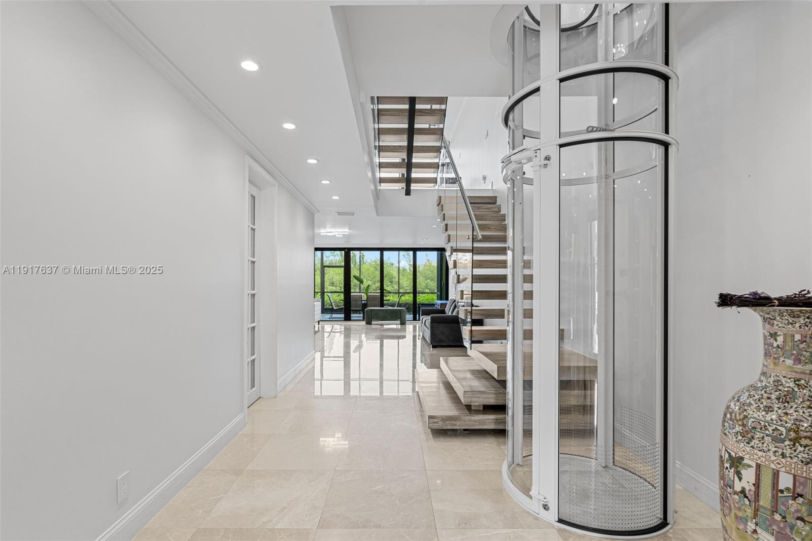 6124 Paradise Pt Dr #6124 Palmetto Bay, FL 33157