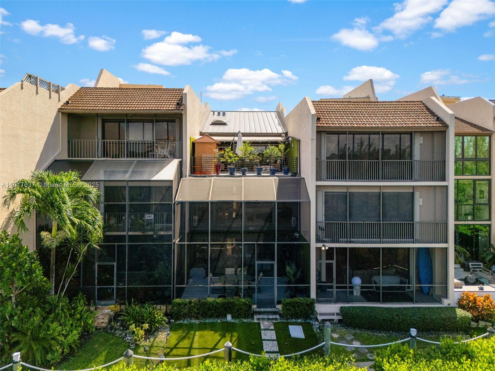 6124 Paradise Pt Dr #6124 Palmetto Bay, FL 33157