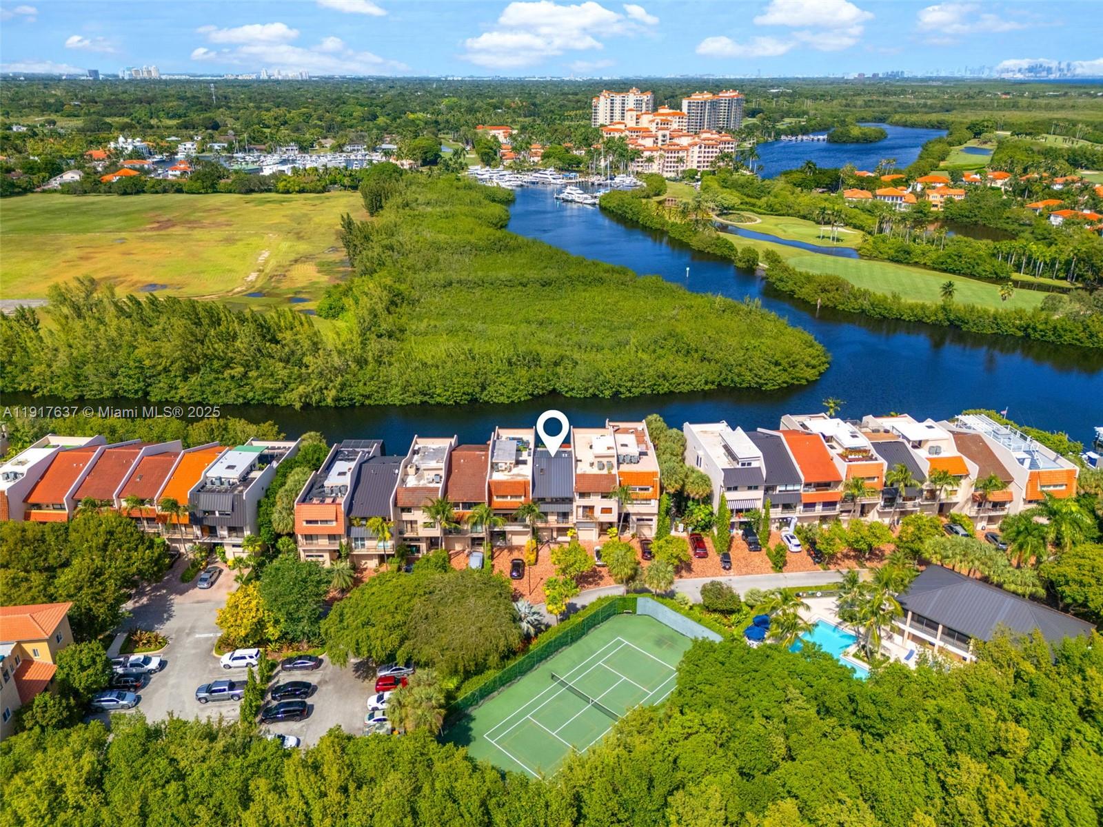 6124 Paradise Pt Dr #6124 Palmetto Bay, FL 33157