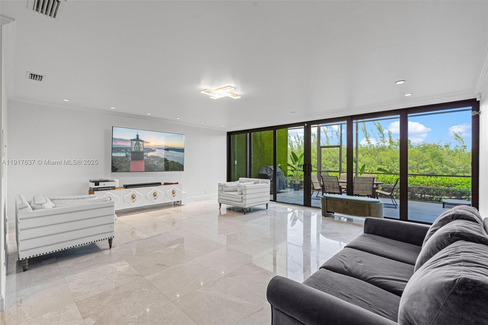 6124 Paradise Pt Dr #6124 Palmetto Bay, FL 33157