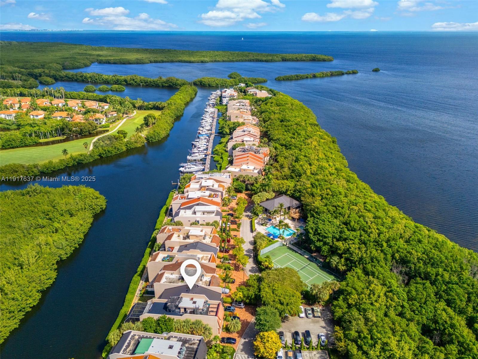 6124 Paradise Pt Dr #6124 Palmetto Bay, FL 33157