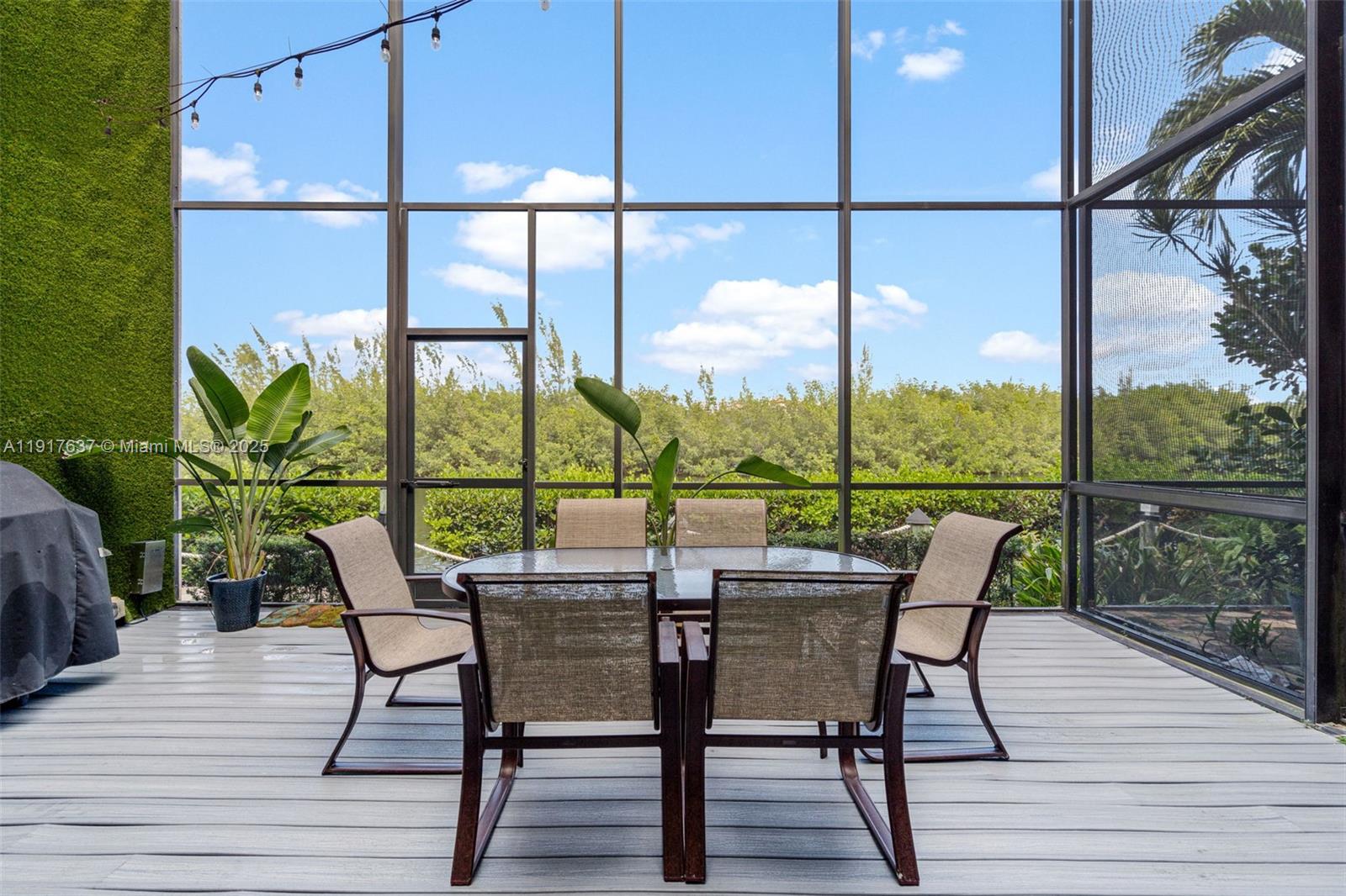 6124 Paradise Pt Dr #6124 Palmetto Bay, FL 33157