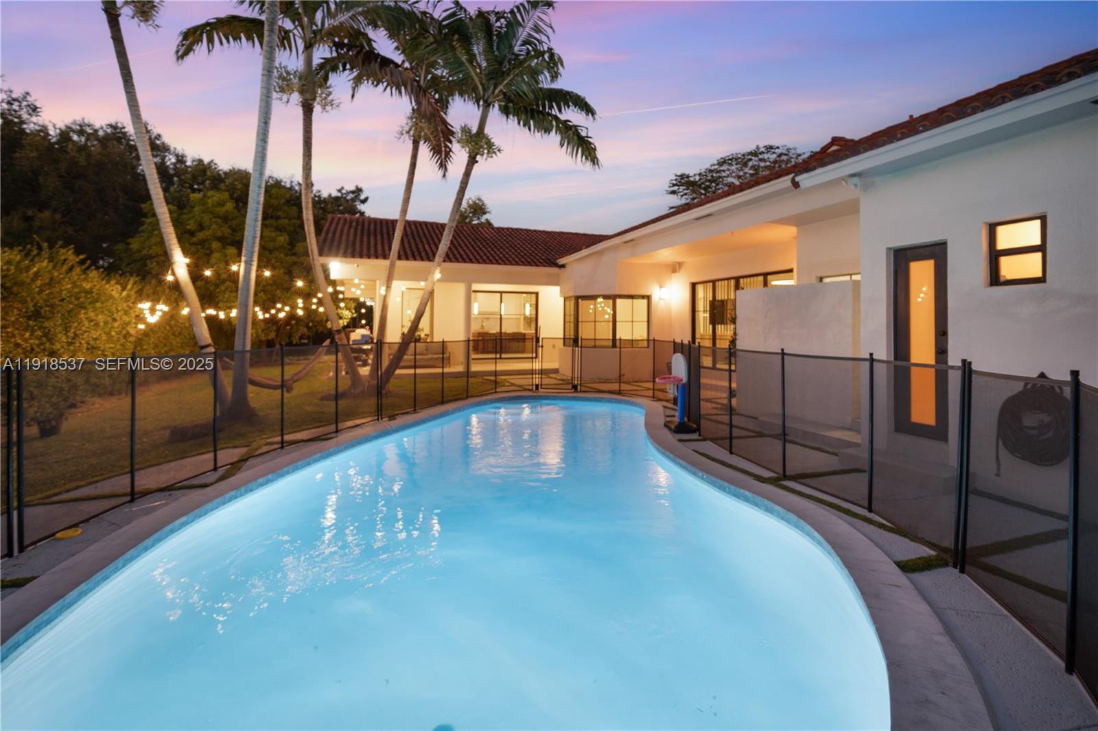 18326 SW 83rd Pl Palmetto Bay, FL 33157