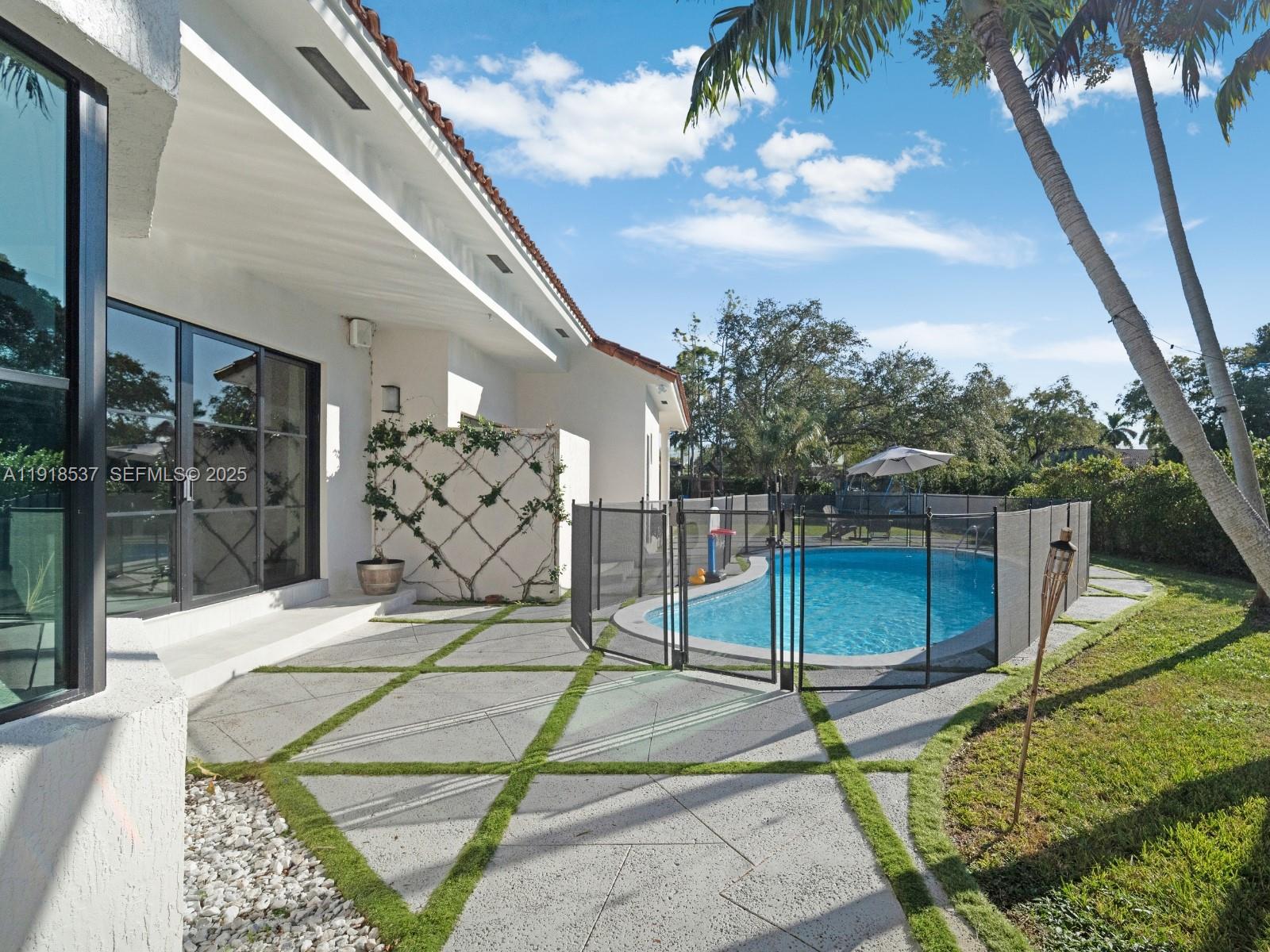 18326 SW 83rd Pl Palmetto Bay, FL 33157