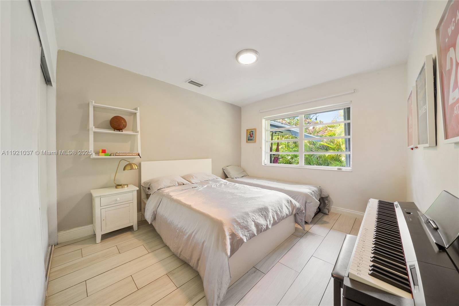 341 Island Dr Key Biscayne, FL 33149