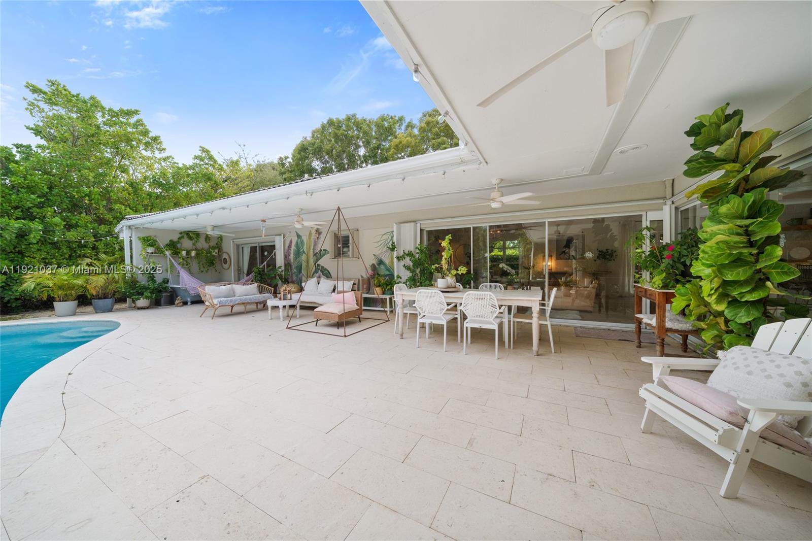 341 Island Dr Key Biscayne, FL 33149