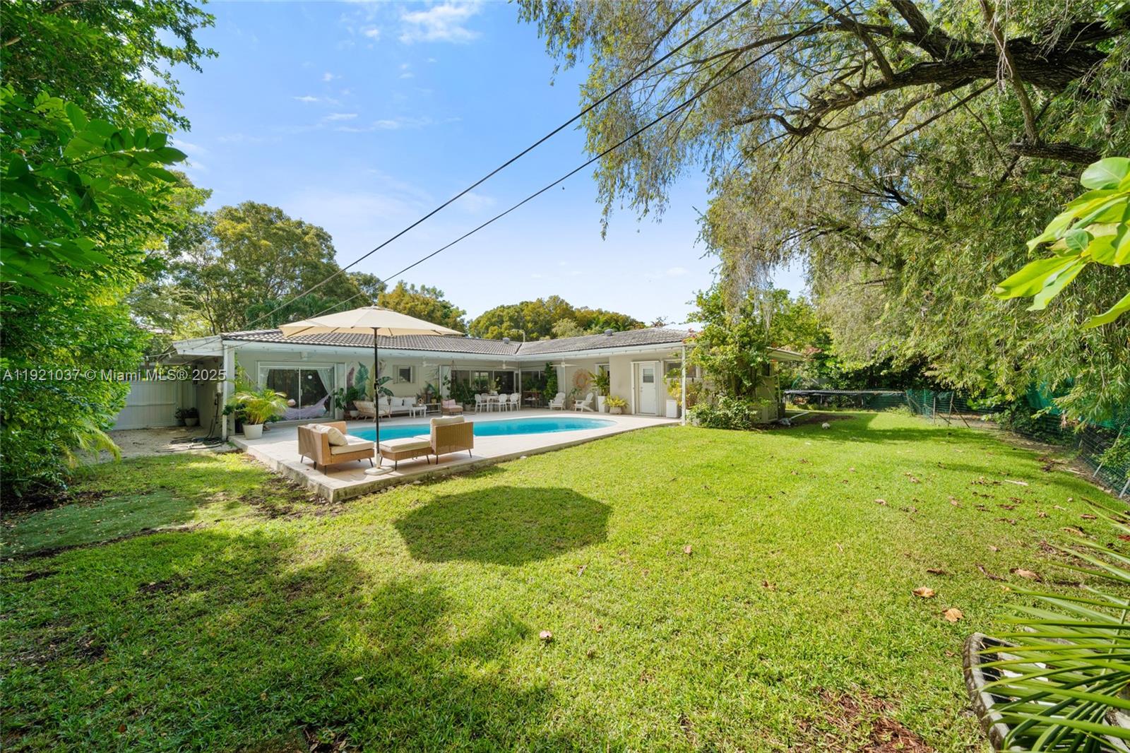 341 Island Dr Key Biscayne, FL 33149