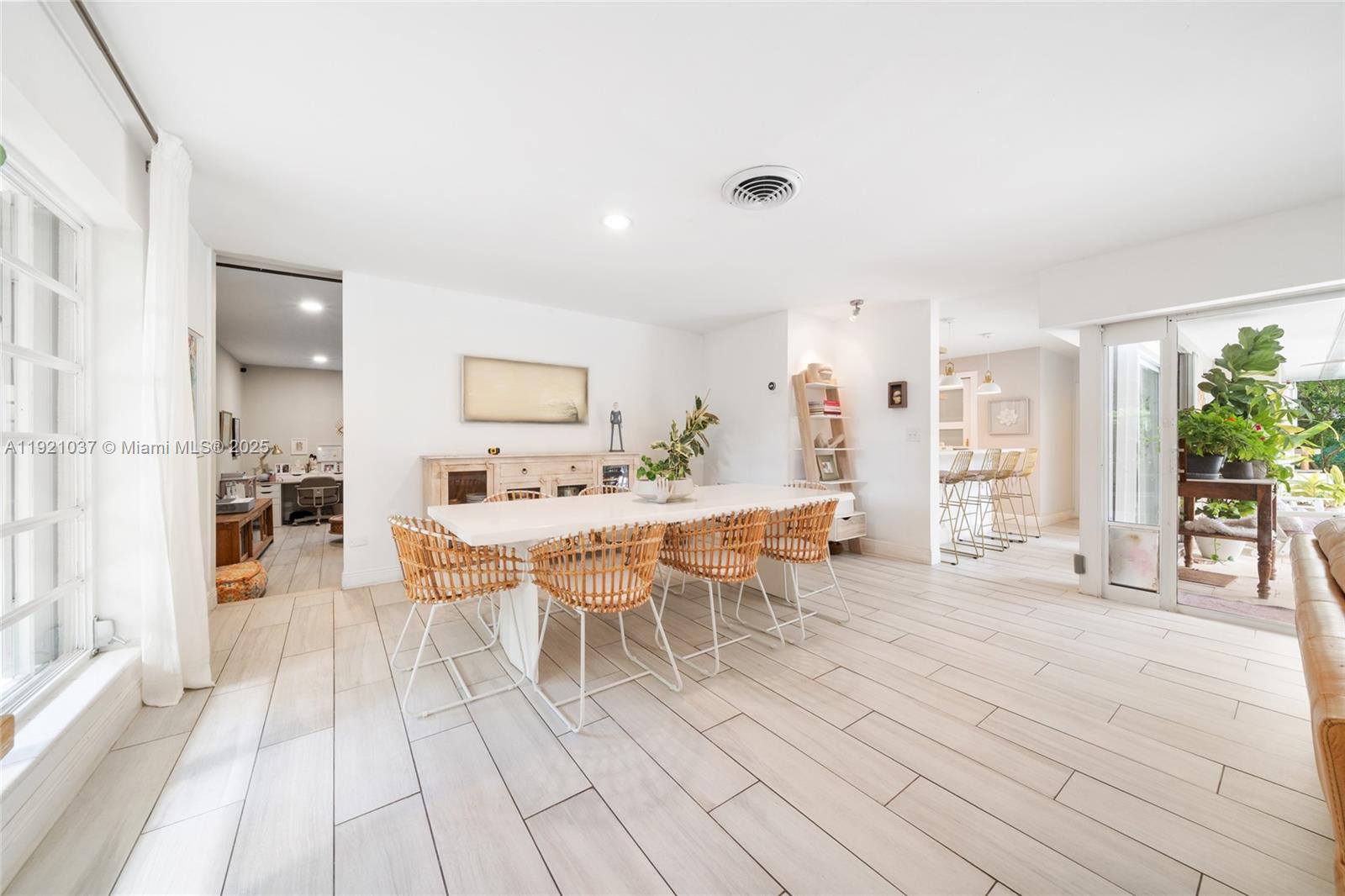 341 Island Dr Key Biscayne, FL 33149