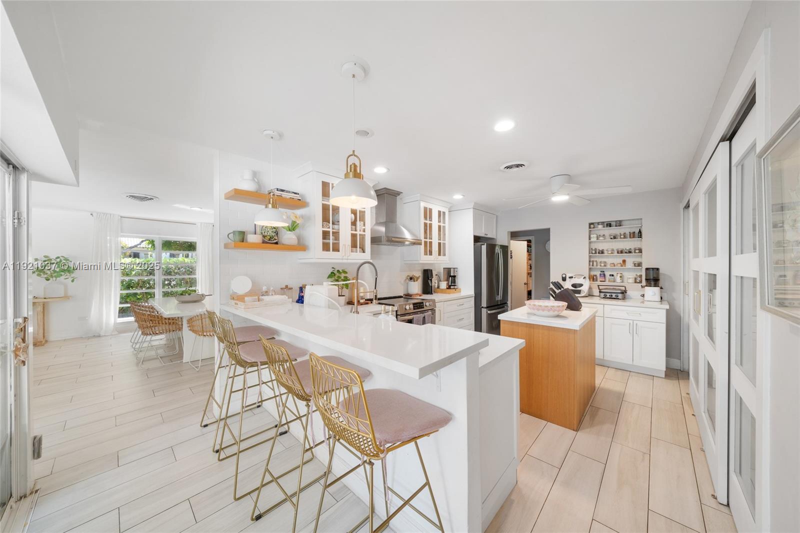 341 Island Dr Key Biscayne, FL 33149