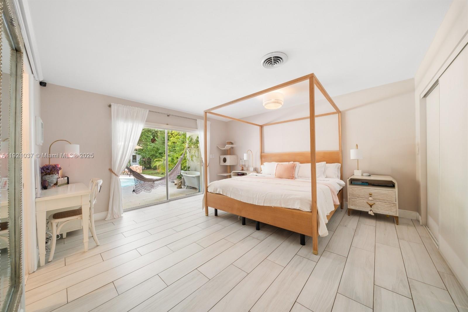 341 Island Dr Key Biscayne, FL 33149