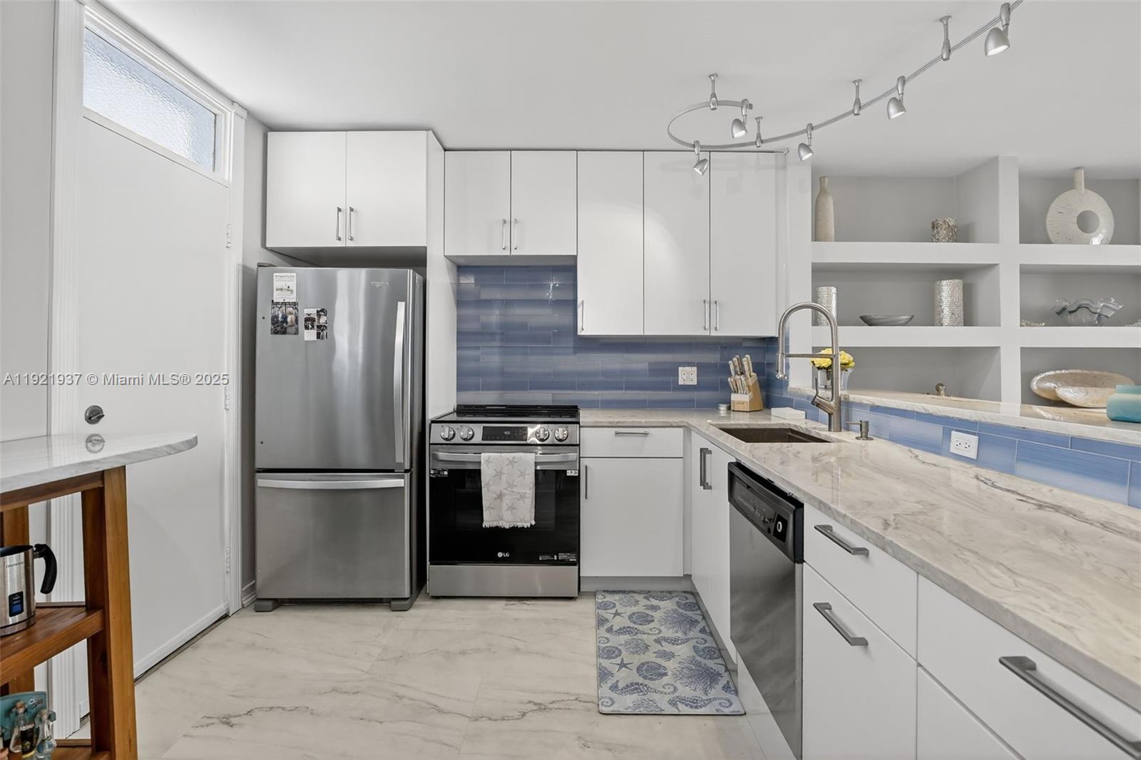 3703 NE 166th St #904 North Miami Beach, FL 33160