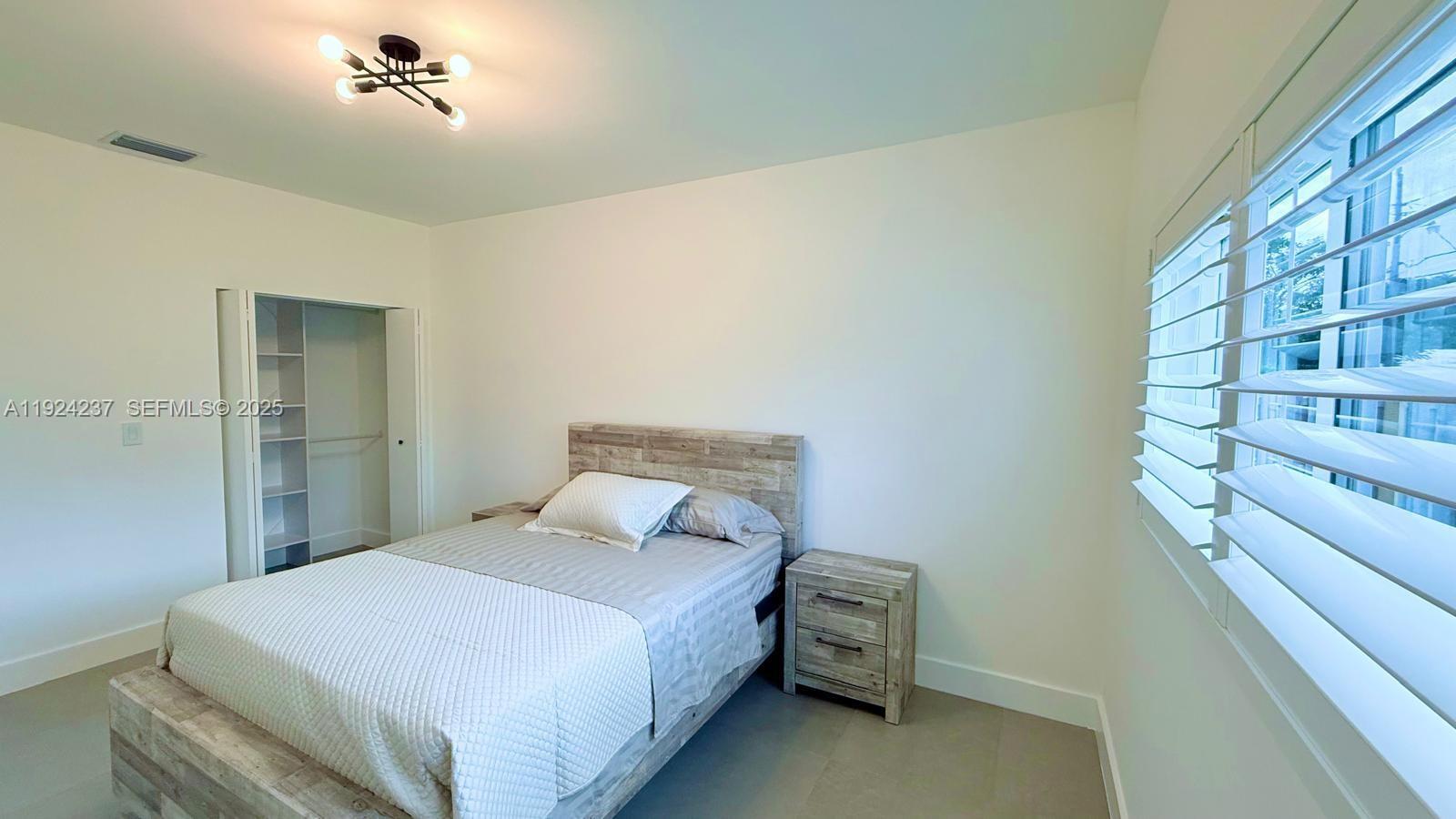 4701 NE 3rd Ave Oakland Park, FL 33334