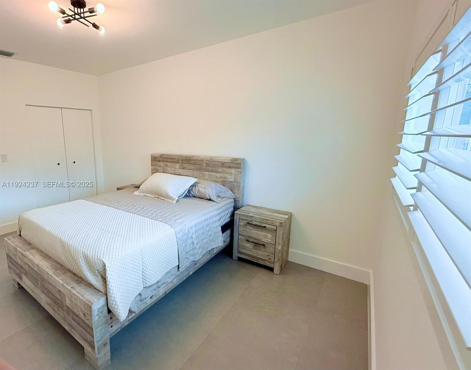 4701 NE 3rd Ave Oakland Park, FL 33334