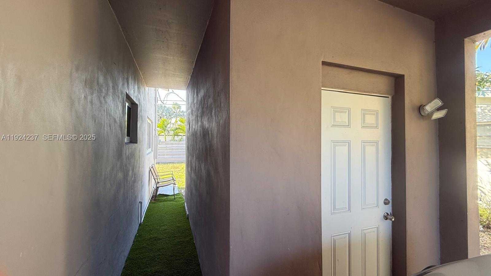 4701 NE 3rd Ave Oakland Park, FL 33334