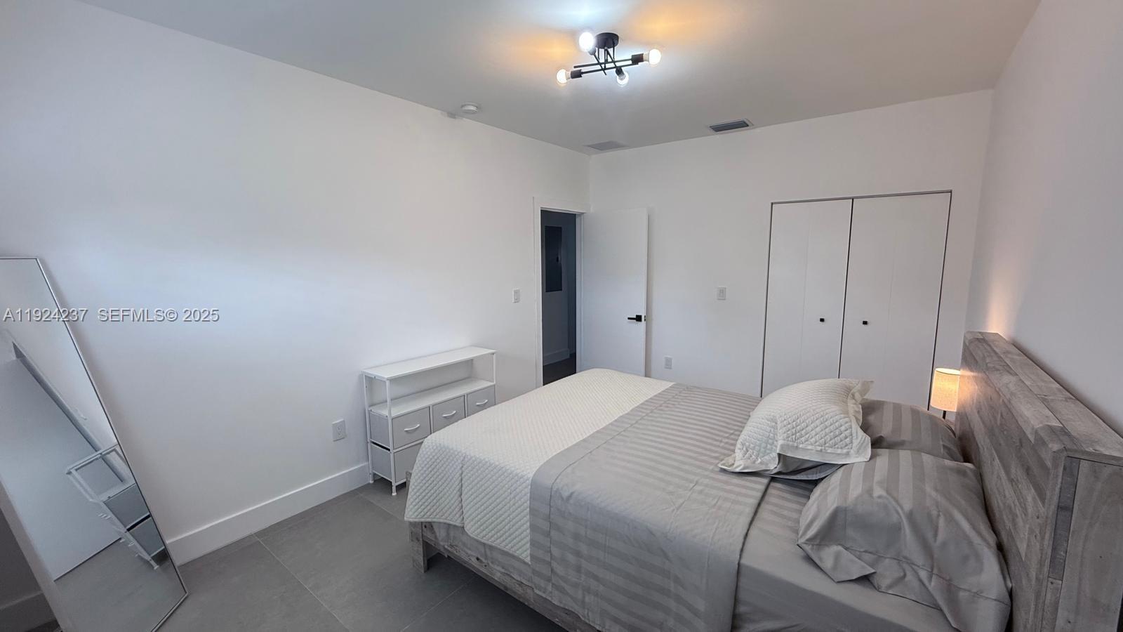 4701 NE 3rd Ave Oakland Park, FL 33334