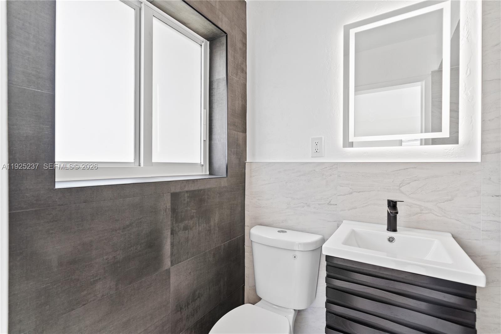 230 SW 29th Ave Fort Lauderdale, FL 33312