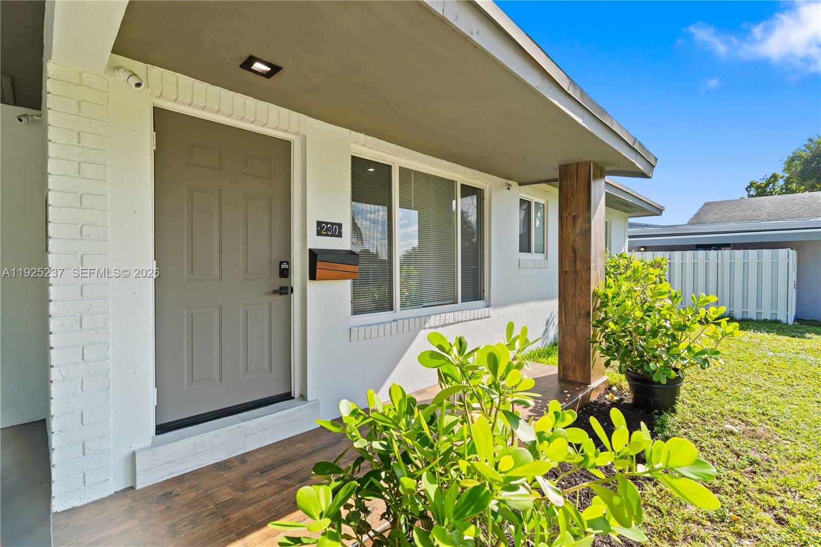 230 SW 29th Ave Fort Lauderdale, FL 33312