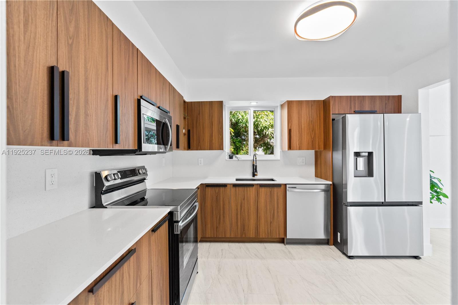 230 SW 29th Ave Fort Lauderdale, FL 33312