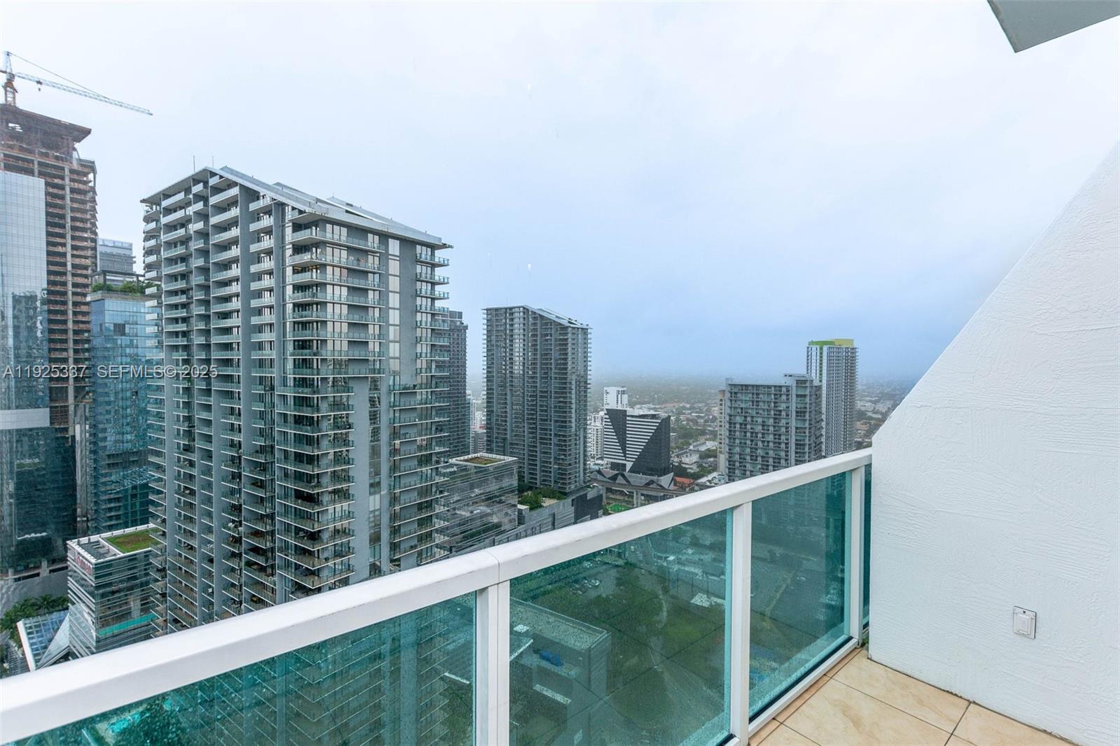 image Brickell on the River South34