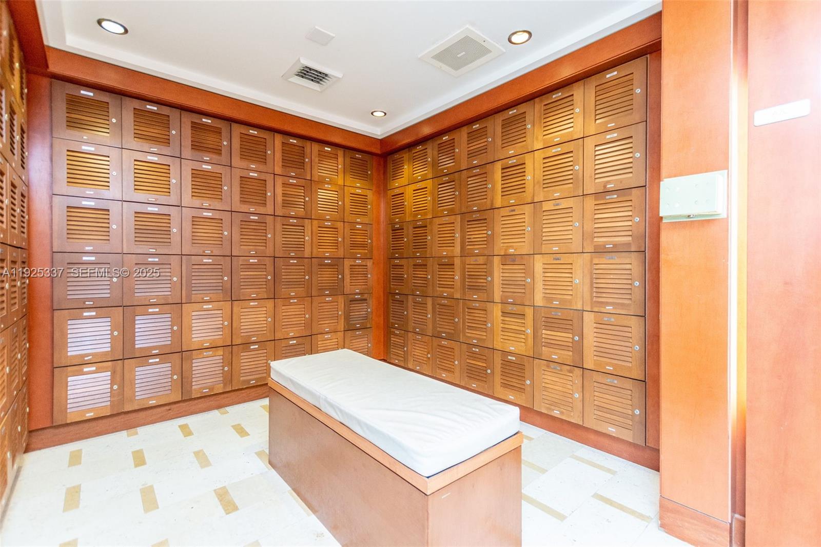 image Brickell on the River South40